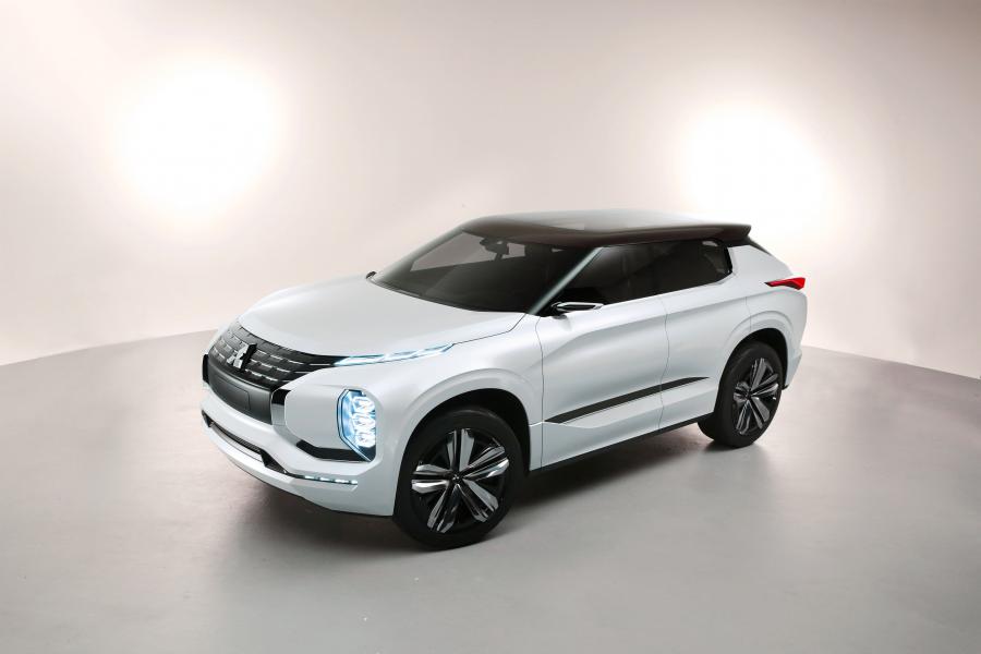  Mitsubishi GT-PHEV Concept 2016 года  (фото 6 из 30)